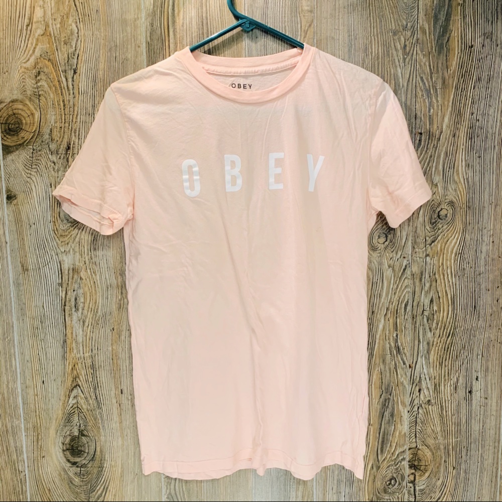 5/$20💛OBEY Light Pink Top